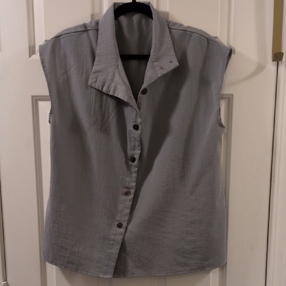 SHEIN Gray Crewneck Tee with Brand Tag